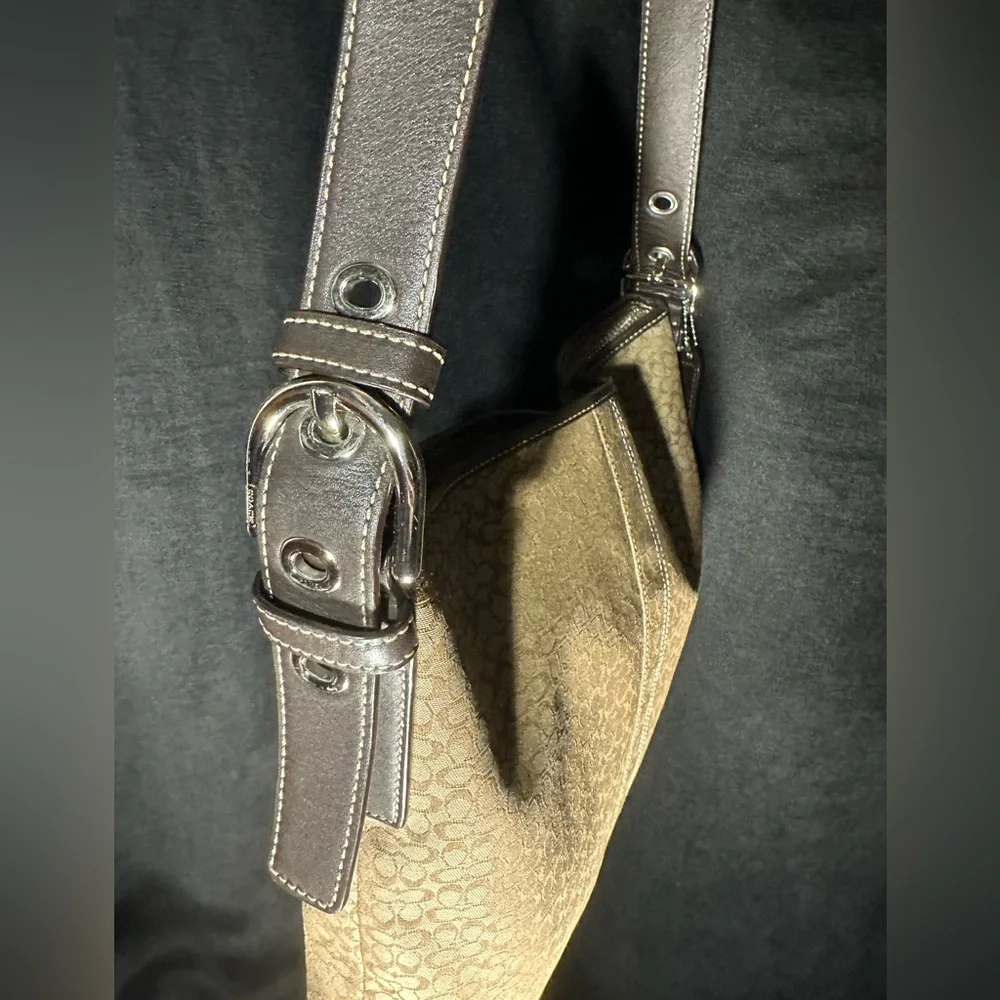 Coach Purse Small print Tote, Bag, crossbody Suede Leather - Picture 9 of 13